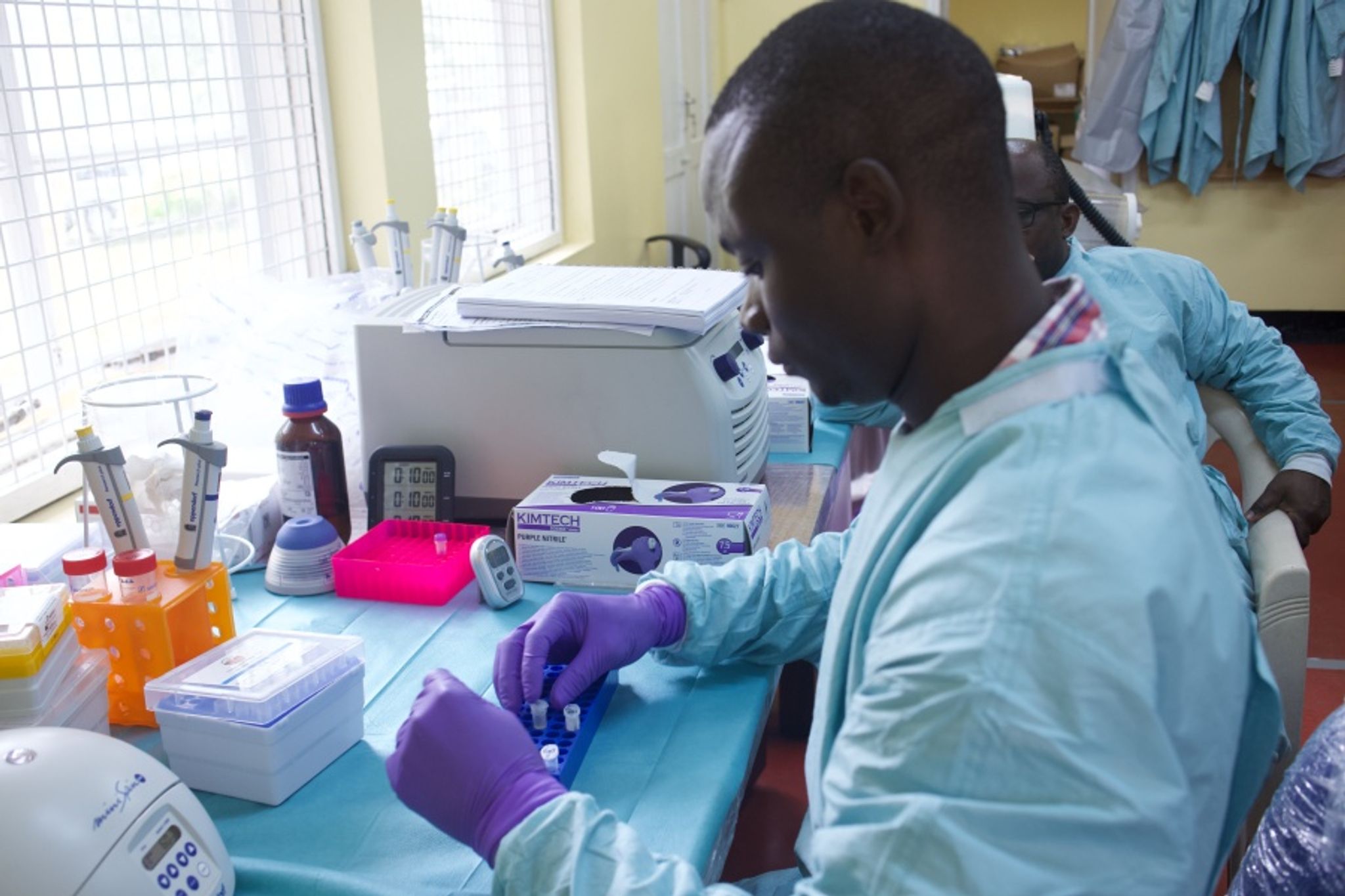 Des laboratoires mobiles pour contrôler les épidémies